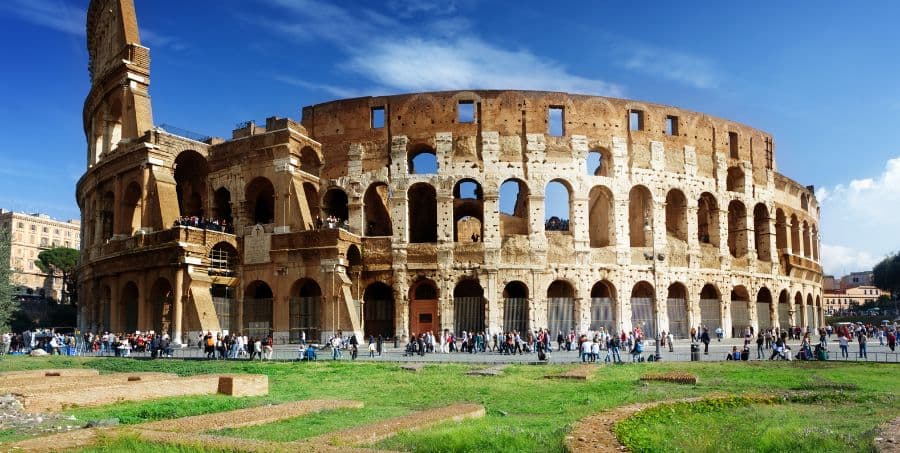 visit-colosseum-rome-holiday.jpg