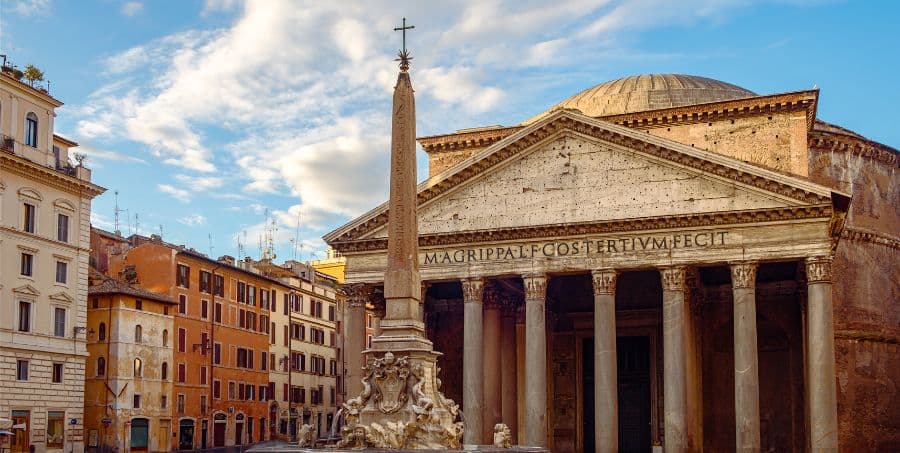 visit-pantheon-rome-holiday.jpg