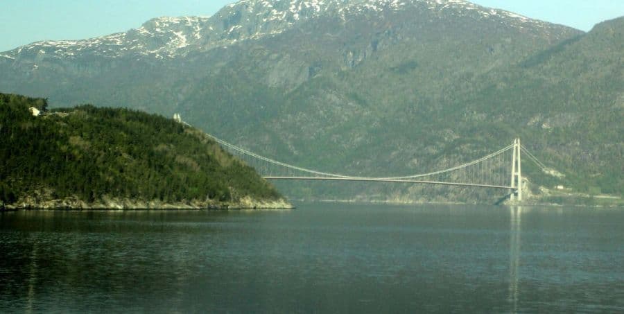 see-handanger-bridge-on-norway-holiday.jpg