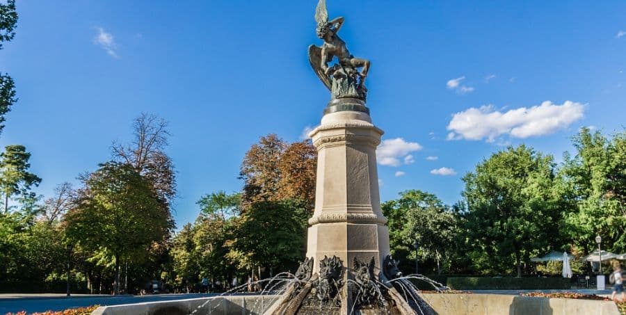 fuente-del-a-ngel-cai-do-in-madrid.jpg