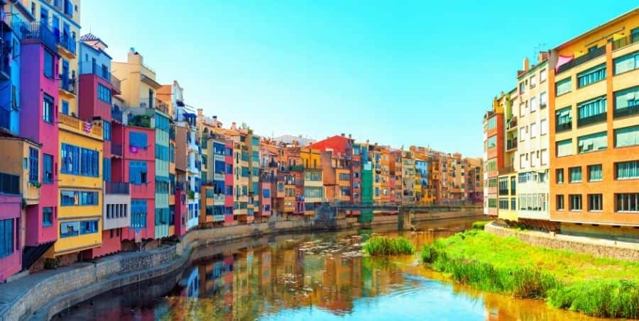 see-houses-on-the-onyar-in-girona.jpg