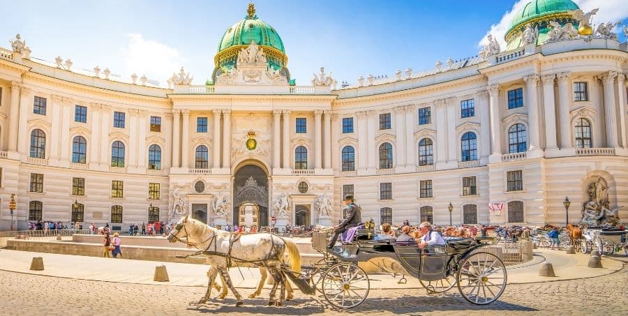 visit-hofburg-vienna-city-tour.jpg