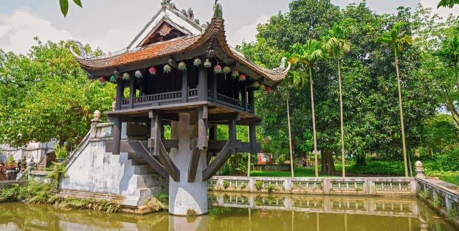 see-one-pillar-pagoda-in-hanoi.jpg