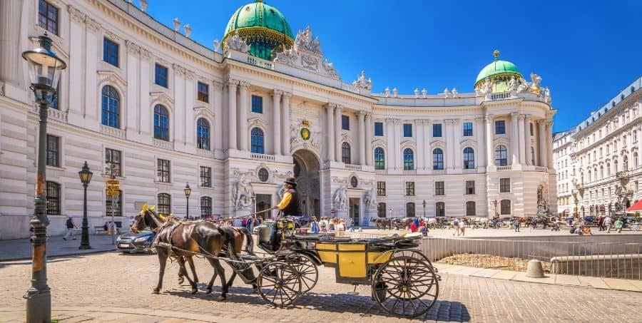 visit-hofburg-vienna-tour.jpg