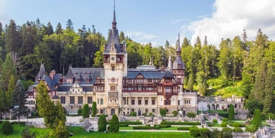 visit-peleș-castle.jpg