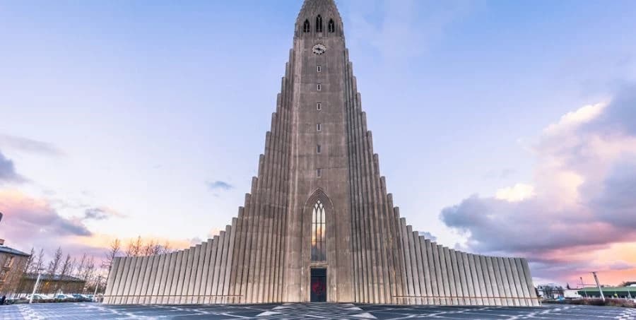 climb_to_the_top_of_hallgrímskirkja.jpg