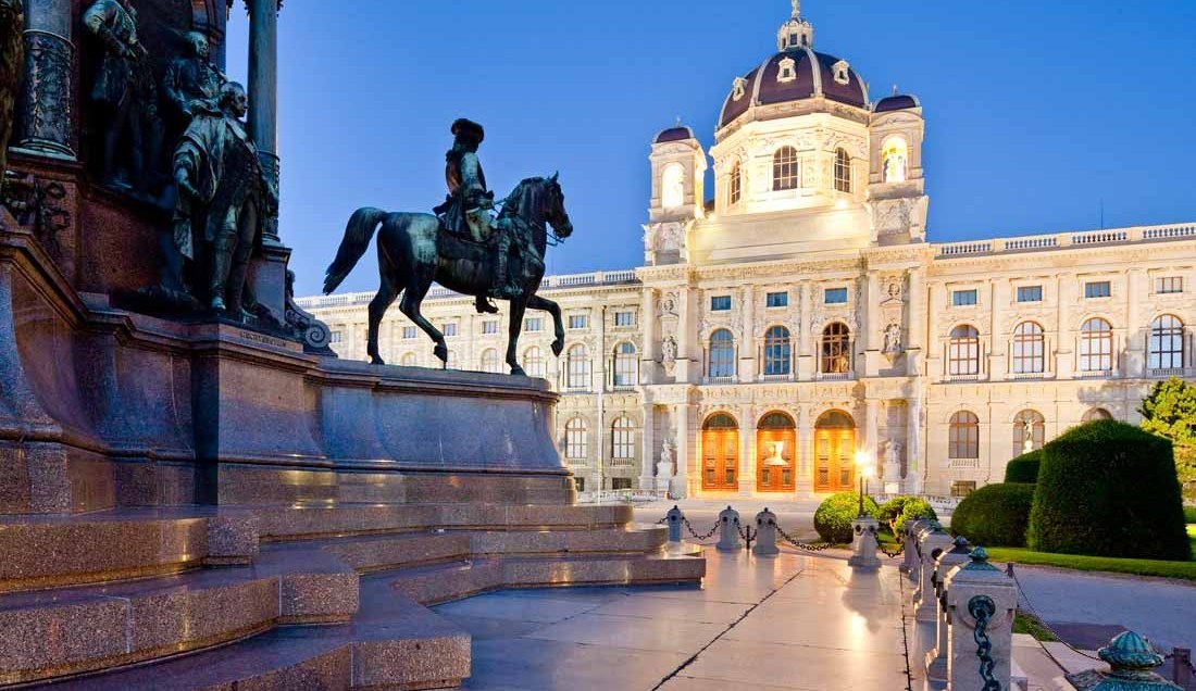 Admire the architecture of Vienna