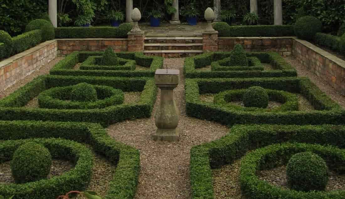 Explore Collon House Gardens