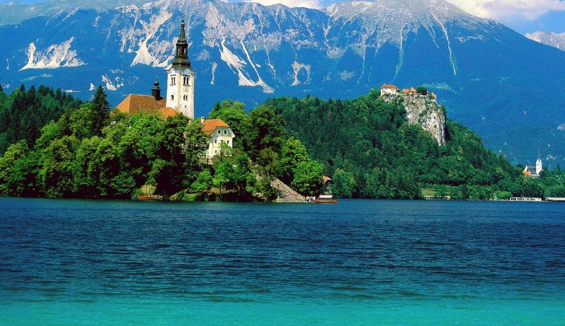 Discover the Breathtaking Scenery Lake Bled