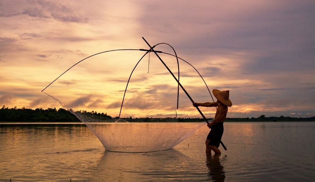 See traditional fishing methods in Cochin