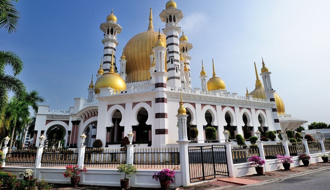 Half Day Trip to the Ubudiah Mosque