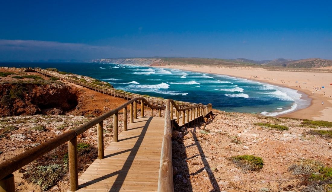 Relax on the beach in Algarve