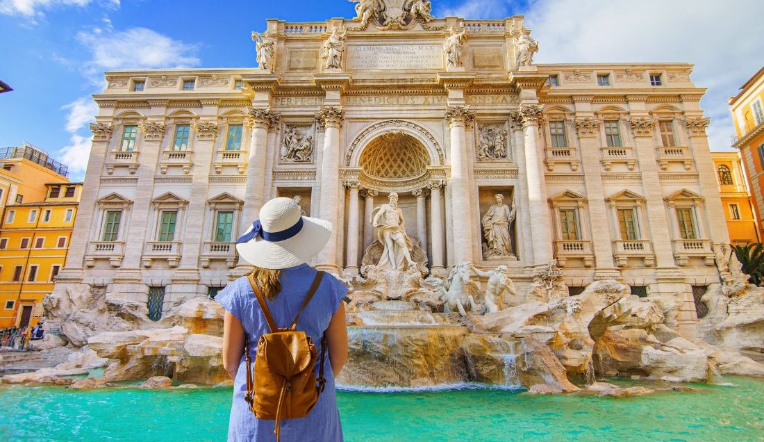 Fountain Di Trevi - Rome, Italy