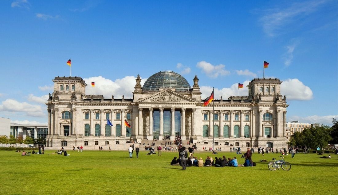 See the Reichstag