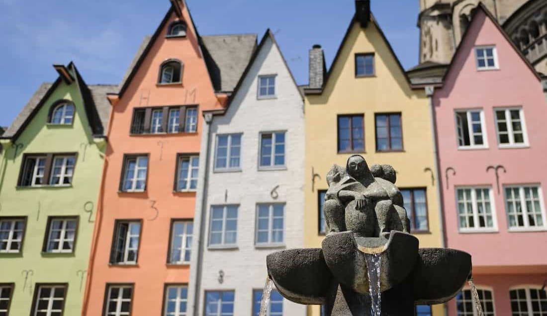 Explore the Old Town of Cologne