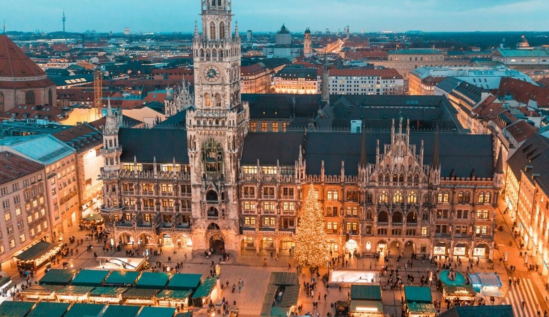 Explore the Marienplatz