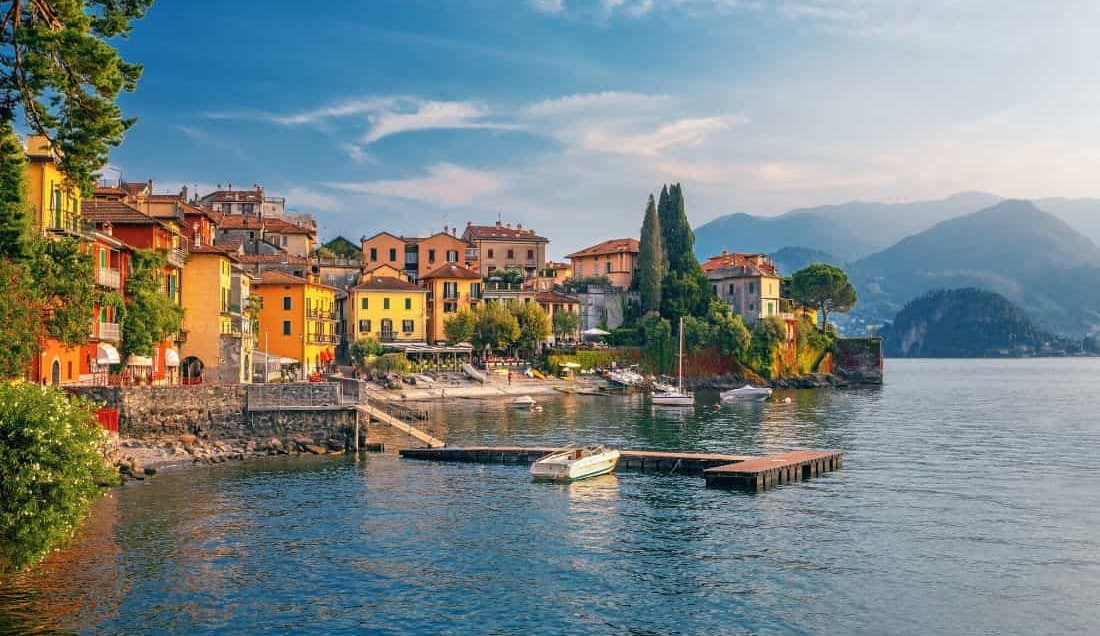 Take a boat trip around Lake Como