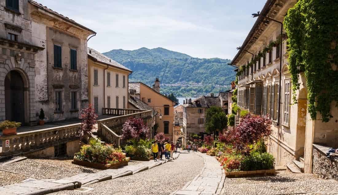 Enjoy a trip to San Giulio in Lake Orta