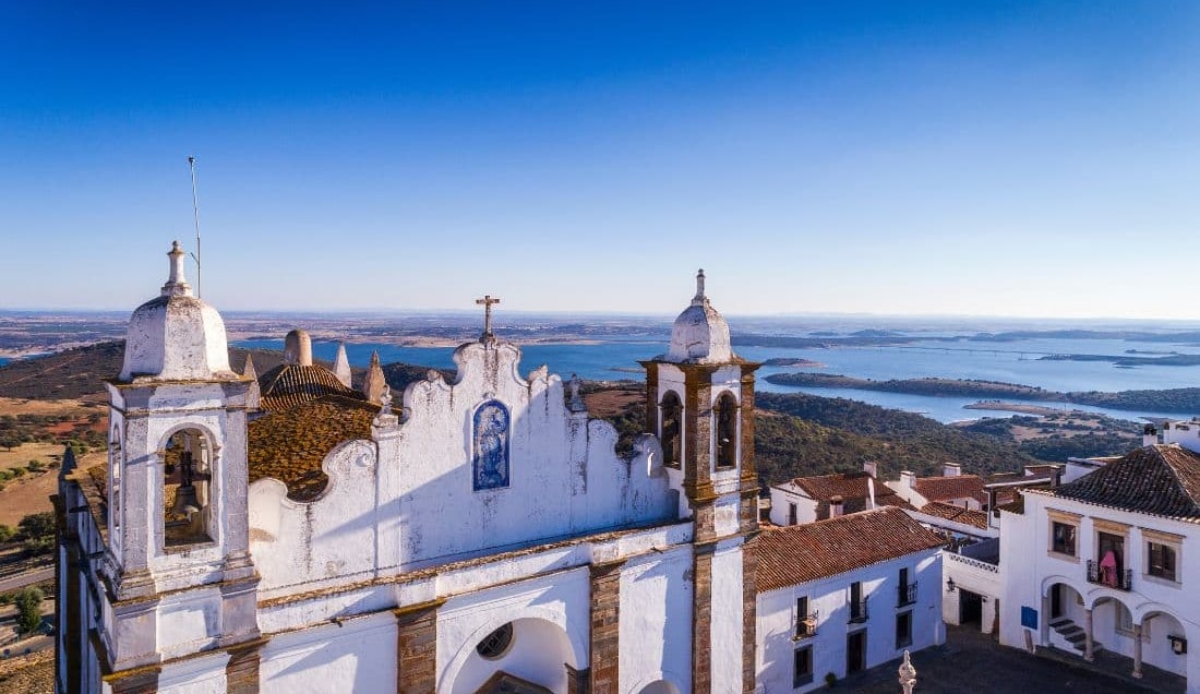 Enjoy an excursion to Alqueva