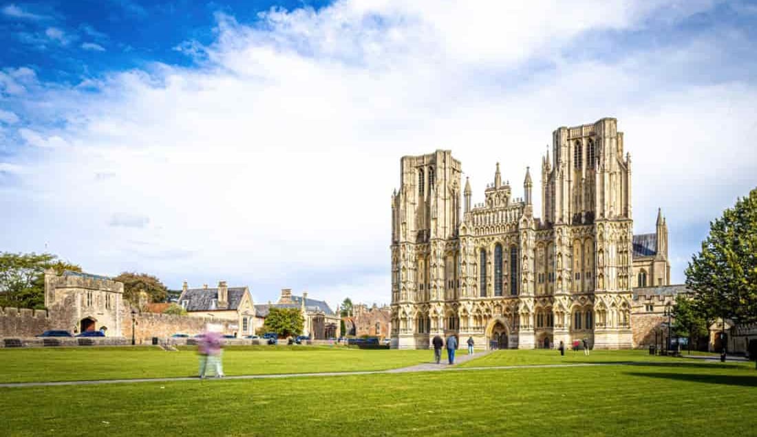 Discover Wells Cathedral 
