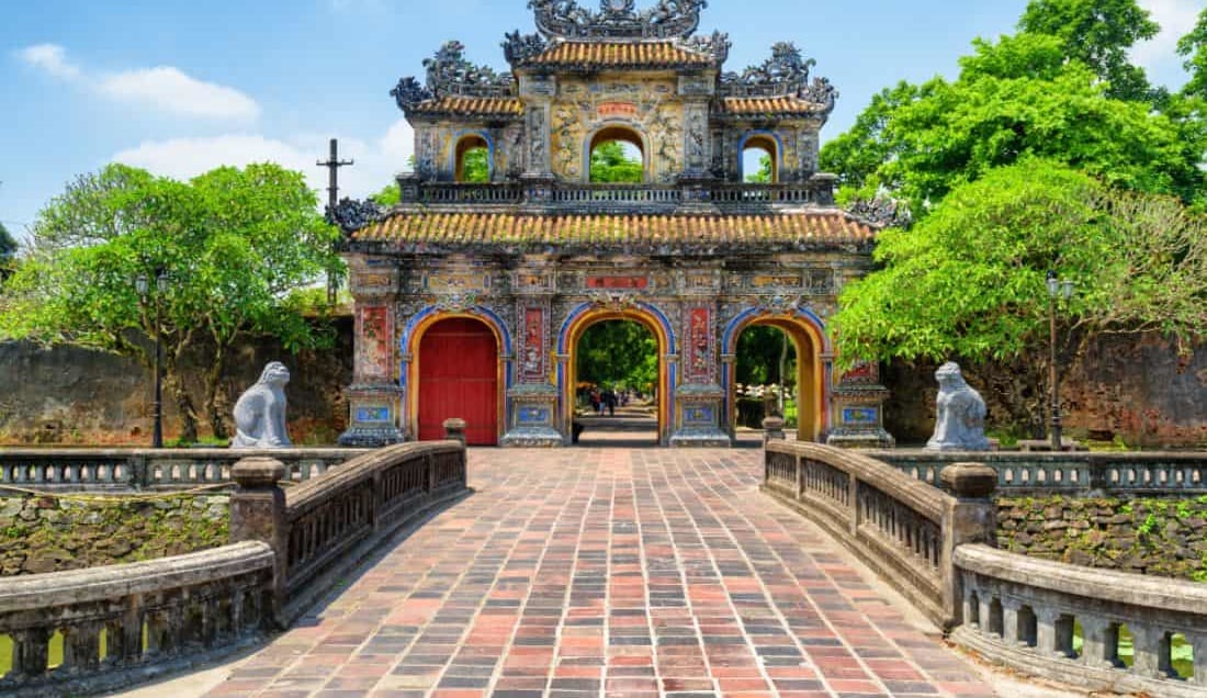 Discover the imperial city of Hue