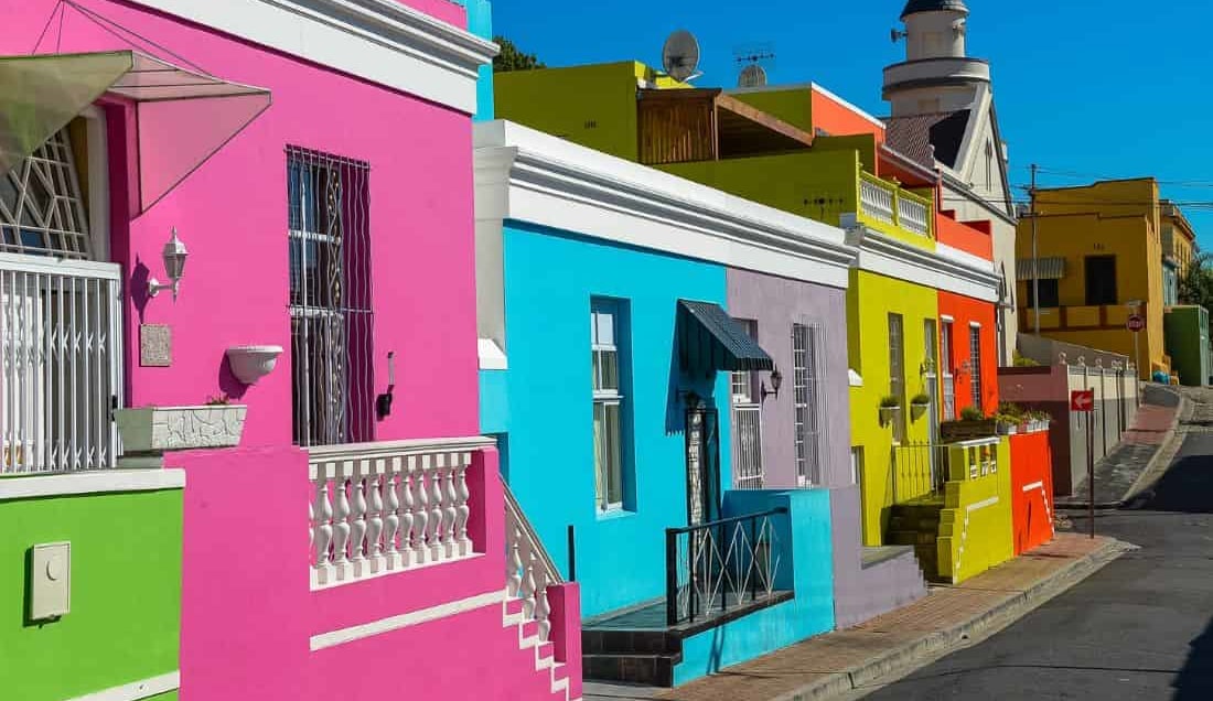 See the colourful buildings of Bo-Kaap