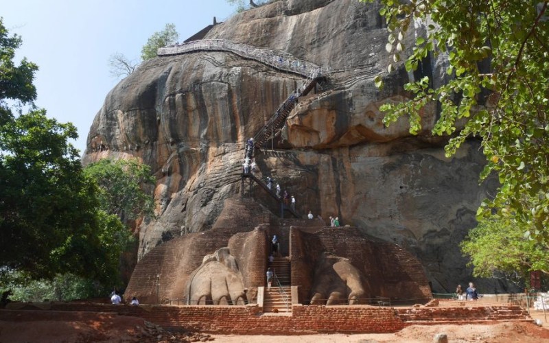 Why Visit Sri Lanka? Culture, Wildlife & Stunning Scenery