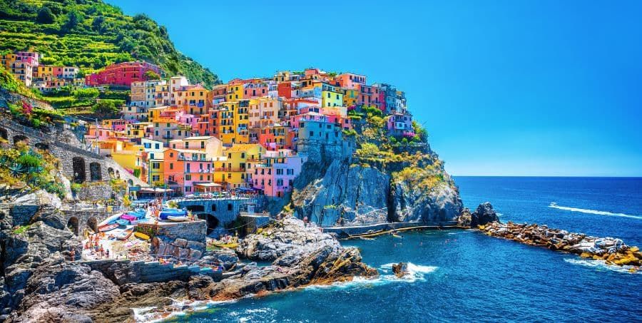 Explore Cinque Terre Top Places Italy.jpg