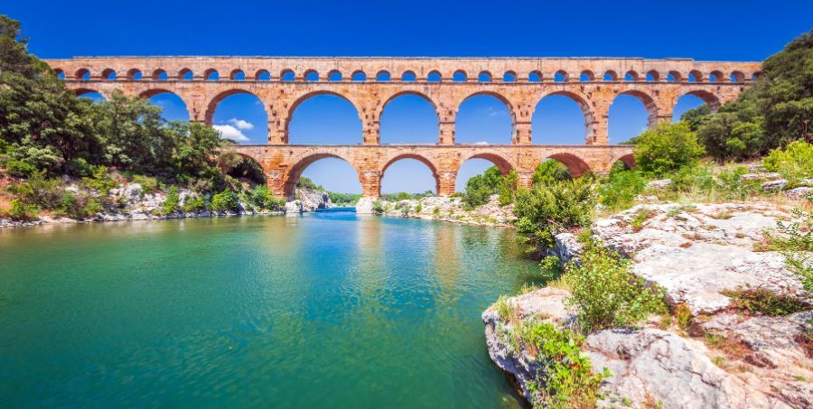 Visit  Pont du Gard - France.jpg