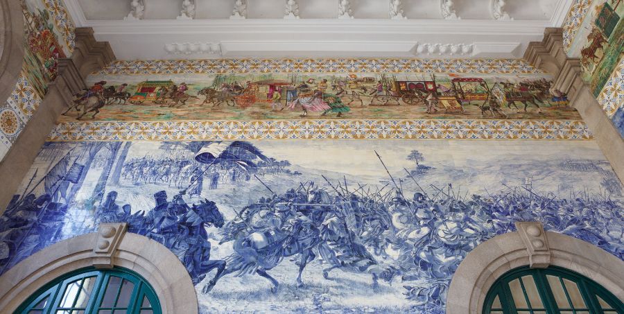 Visit São Bento Railway Station.jpg