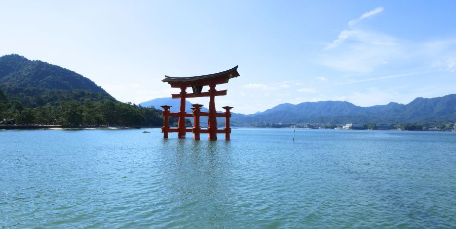 Visit Itsukushima Shrine.jpg