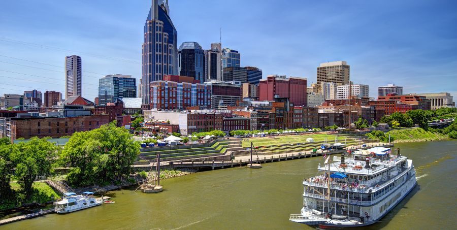 Skyline of downtown Nashville.jpg