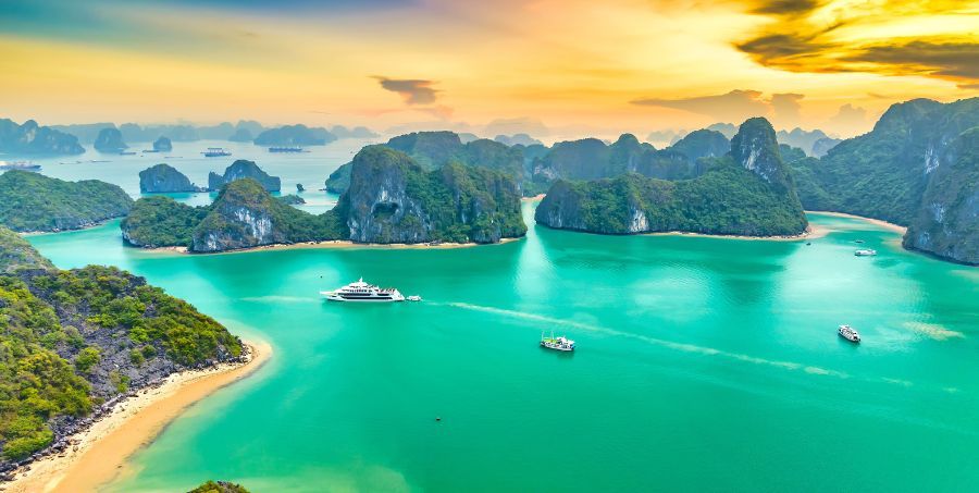 halong-bay-vietnam-cruise.jpg