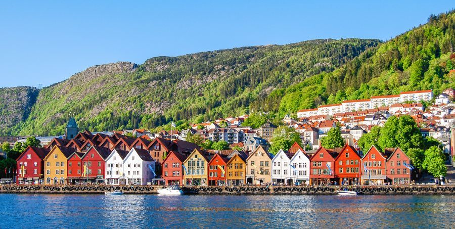 Colourful buildings in Bergen.jpg