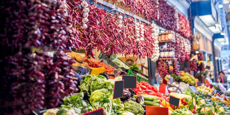 Various vegetables and famous hungarian paprika in the great market hall in Budapest.jpg