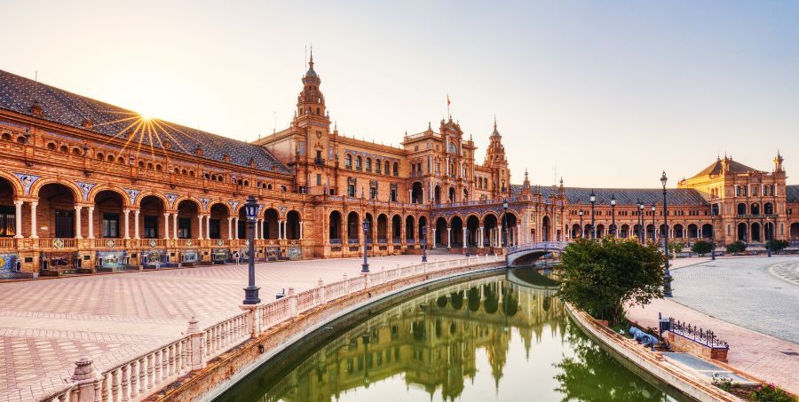 Plaza de Espana in Seville.jpg