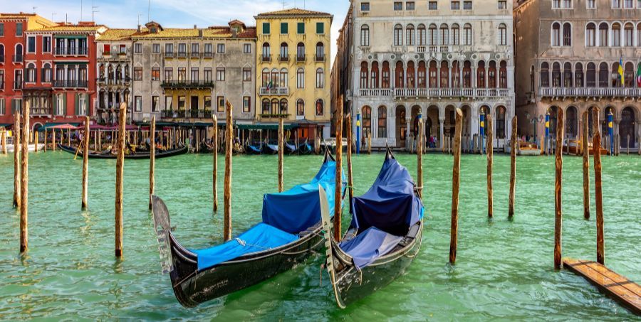 venice-grand-canal-gondolas-italy.jpg