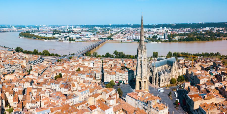 bordeaux-city-panorama-garonne-river-france.jpg