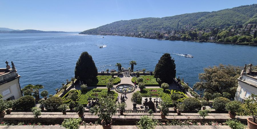 isola-bella-formal-garden-lake-maggiore-italy.jpg