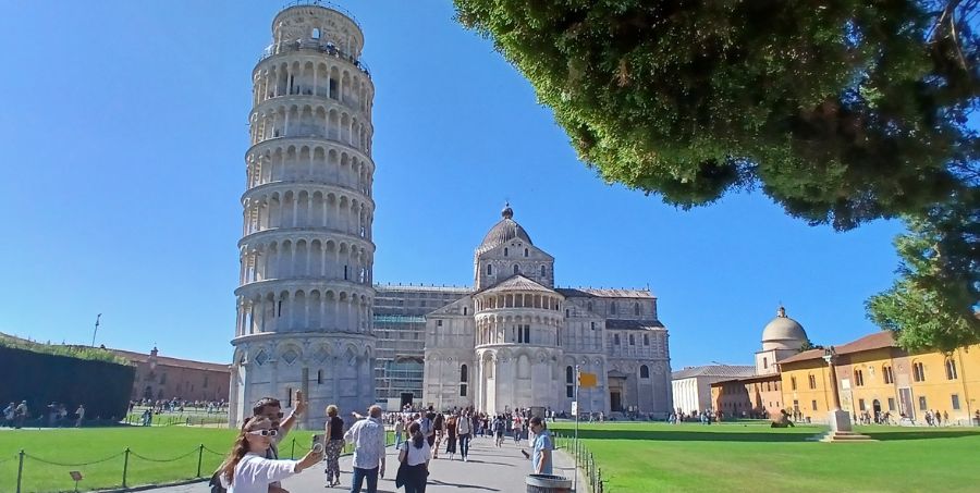 leaning-tower-of-pisa-italy.jpg