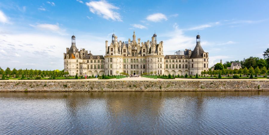 chateau-de-chambord-loire-valley-france.jpg
