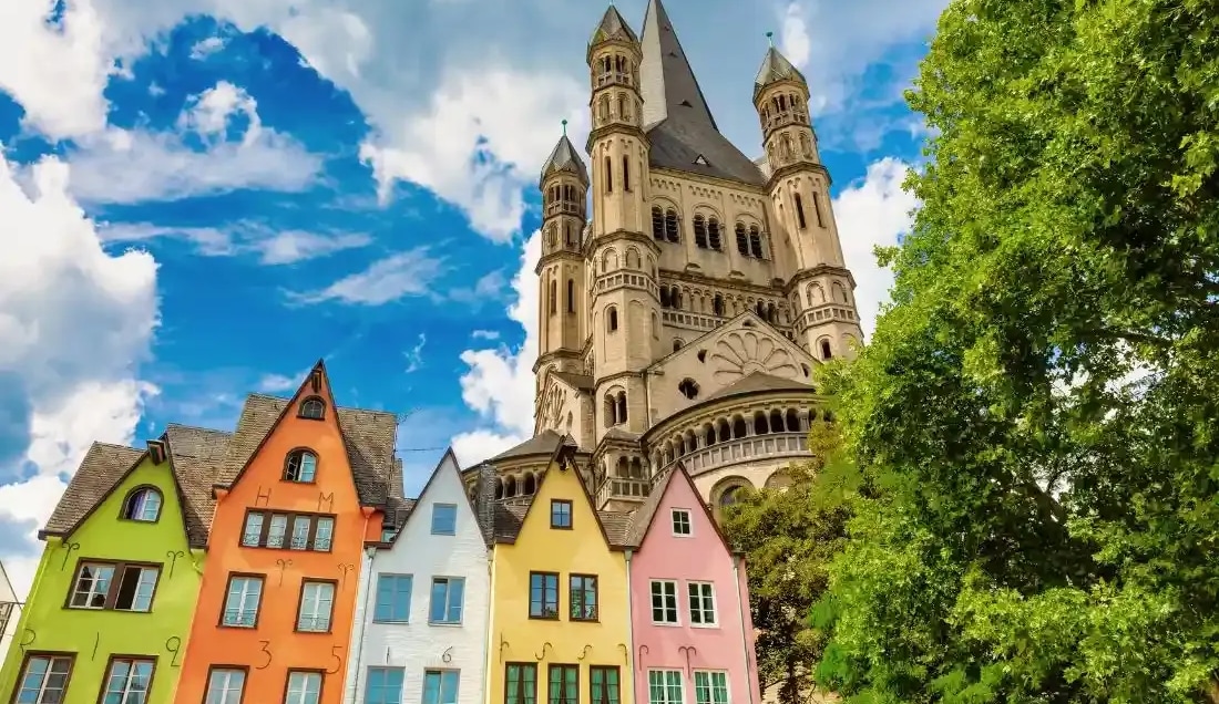 Visit the old town of Cologne