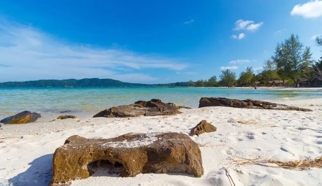 Relax on the stunning beaches Koh Rong Sanloem Island