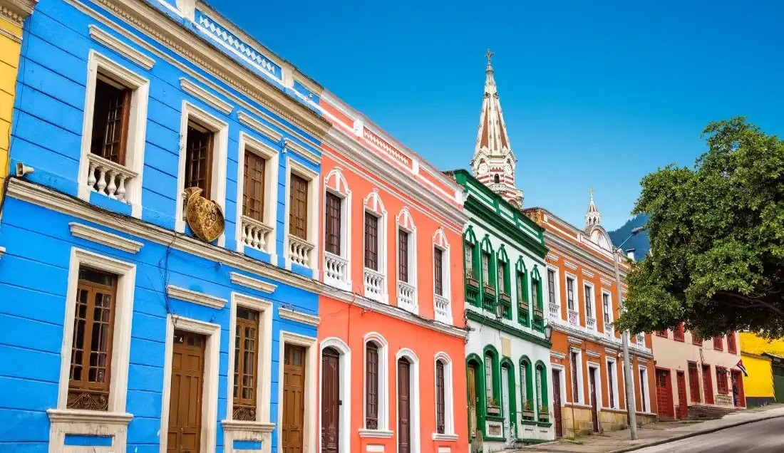 Visit La Candelaria, historic neighborhood of Bogotá