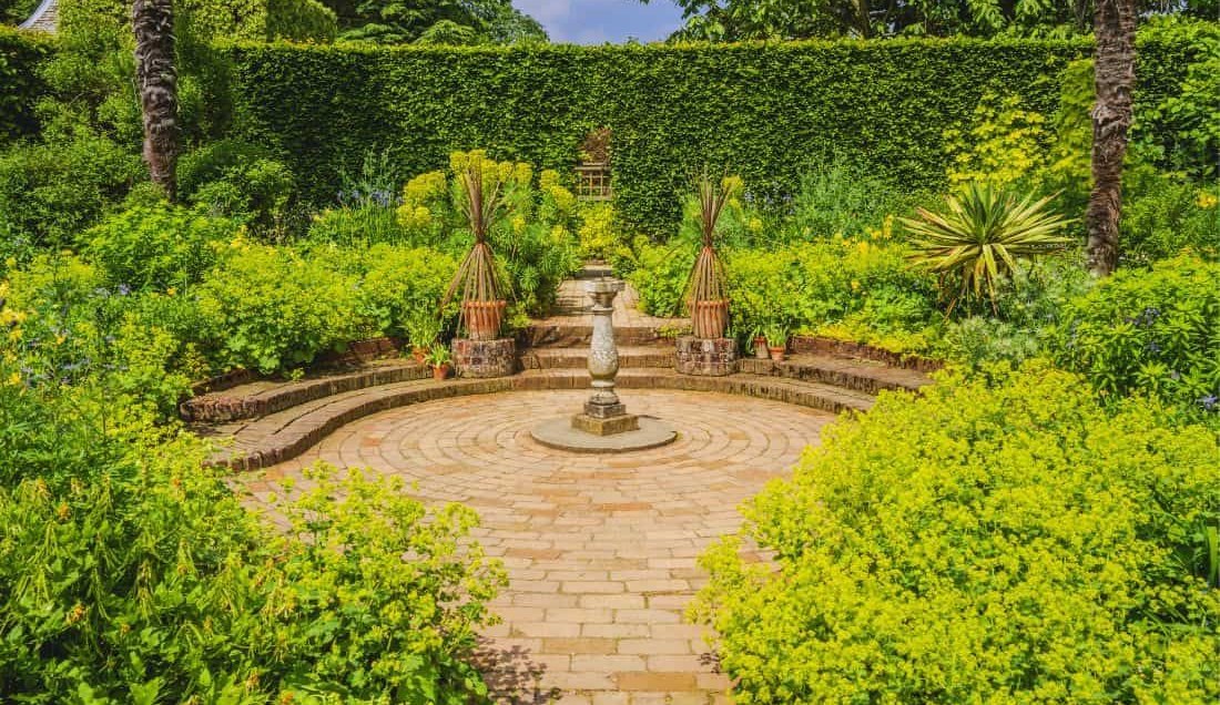 Explore Hidcote Manor Gardens