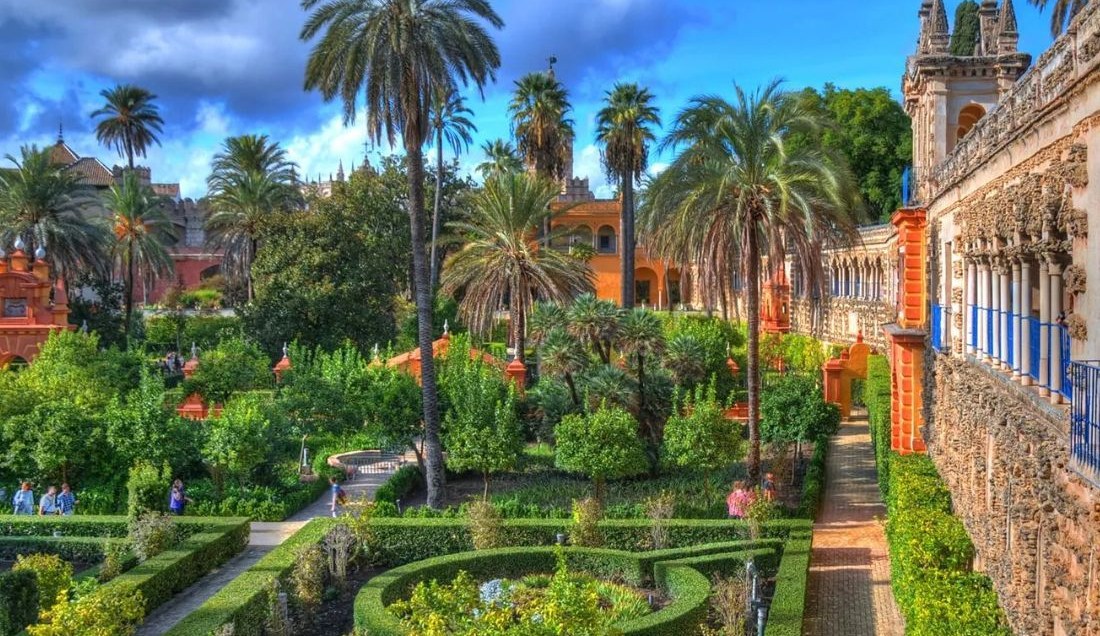 Explore Real Alcazar Garden
