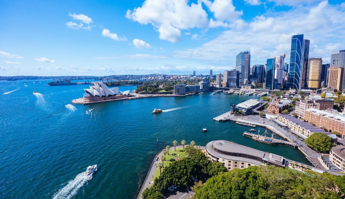 See the top sights of Sydney on a guided tour, including the iconic Opera House and beautiful harbour.