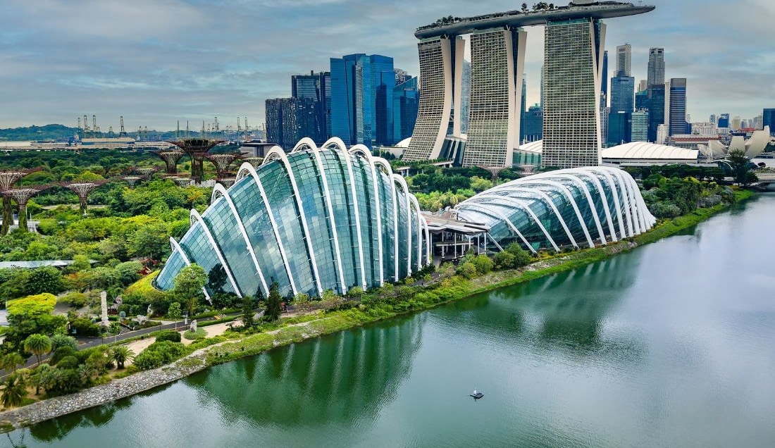 See the spectacular skyline of Singapore from Marina Bay.