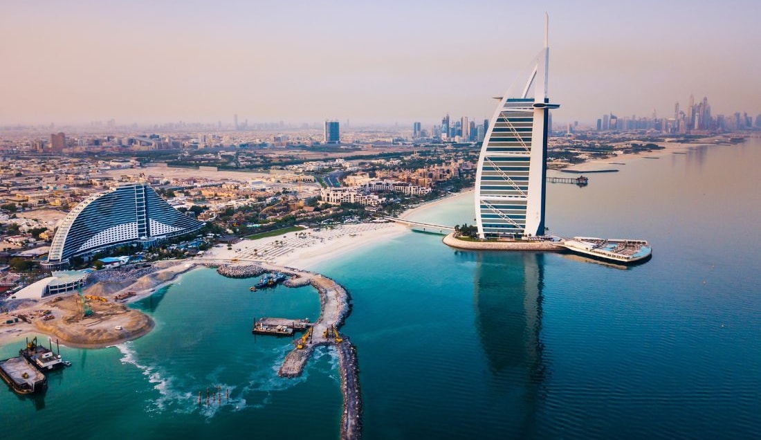 See the top sights of Dubai during your free time.