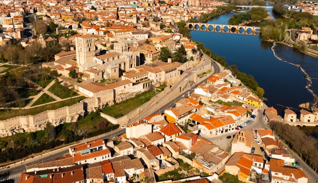 Discover the riverside charm of Libourne